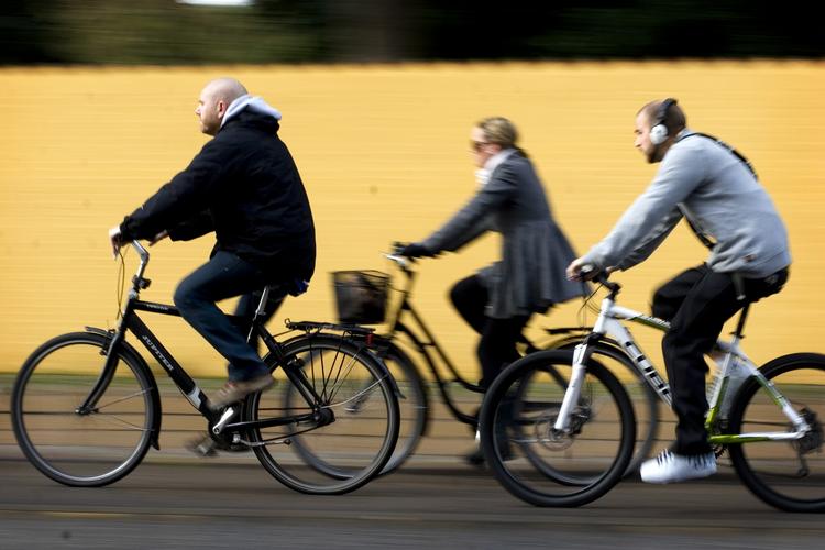PRIORITERING. Nørrebrogade er ombygget, så gaden nu tilgodeser de mange cyklister i hovedstaden, mens bilernes gennemkørsel er begrænset. Nu advarer Gentoftes borgmester mod tilsvarende forslag om blandt andet Amagerbrogade. 