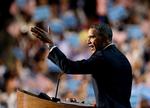 Optur. Præsident Barack Obama fik lunkne anmeldelser for sin tale ved demokraternes partikongres i torsdags. Nu viser målinger, at han vinder vælgere efter kongresserne. 