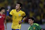 overbevisende. Med tre scoringer i sejren over Kina, gjorde Brasiliens nye stjerne, Neymar, sandsynligvis de europæiske storklubber endnu mere varme på talentet. 