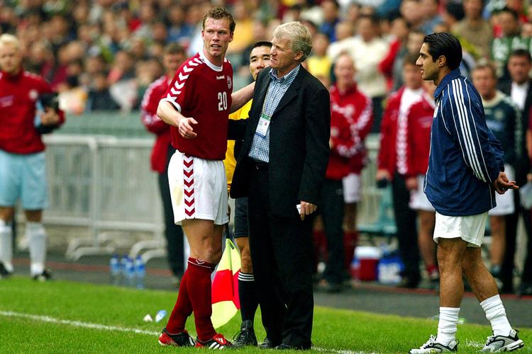 2003. For det danske ligalandshold brændte Morten Wieghorst bevidst et straffespark mod Iran. En iraner havde i feltet samlet bolden op med hænderne, da han troede, dommeren fløjtede til pause, mens piftet reelt set kom fra en tilskuer. Arkivfoto: AP 