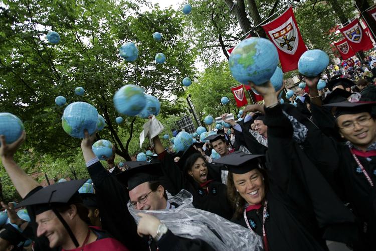 Vurdering. Amerikanske universiteter tager 13 af de øverste 20 og 31 af de øverste 100 - den samme fordeling som sidste års udgave af QS World University Rankings. Billedet stammer fra Harvard University, som i år ligger nummer tre på listen. 