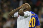 nedslående. Englands Jermain Defoe tager sig til hovedet over en misset chance i kampen mod Ukraine på Wembley. 