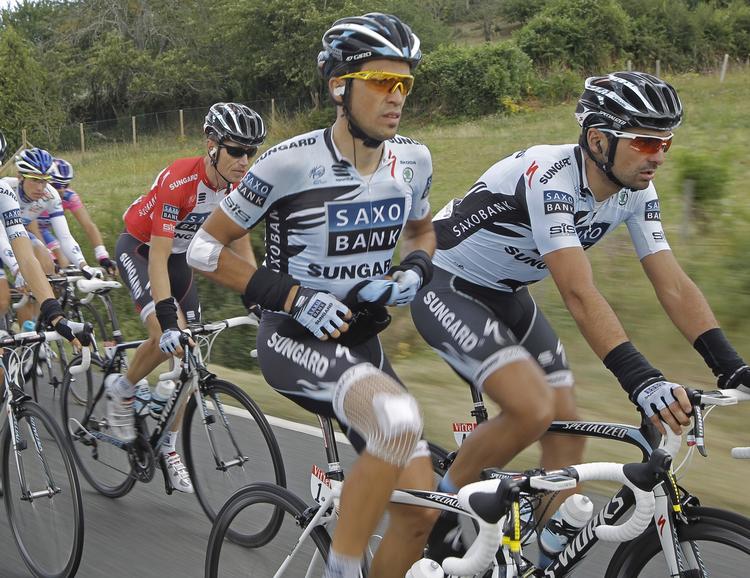 hjælperytter. Siden 2001 har Benjamin Noval (th.) været professionel cykelrytter uden at vinde, men han har bidraget til hovedparten af Alberto Contadors  sejre. 