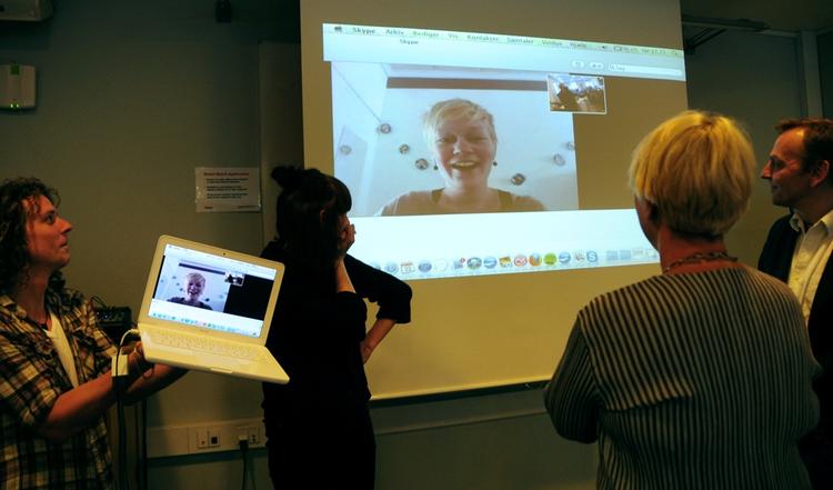 skype. Teleselskaberne i Danmark har forberedt sig på muligheden af at kunne lukke for tjenester som Skype. 