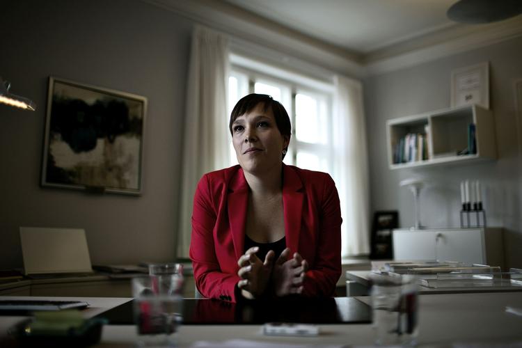 Kritiseret. Man kan måske sige, at jeg er fra ’SF-fløjen’, der mener, at vi skal søge indflydelse i regeringen for at få vores holdninger igennem. 