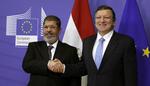 fordømmende. Egyptens præsident, Mohammed Morsi, besøger Bruxelles i dag, hvor han over for EU-kommissionens formand, José Manuel Barroso, fordømmer angrebet på amerikanske diplomater. 