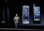 lovprisning. Der var mange mennesker på scenen, da den nye iPhone5 blev præsenteret i går. Her er det Apples vicechef for verdensomspændende marketing, Phil Schiller, der er på catwalken. 