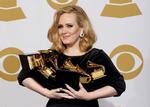 Superstjerne. Adele hev hele seks priser hjem under årets Grammy Awards i Los Angeles. Snart kan hun formentlig skrive James Bond-sangerinde på CV'et. 
