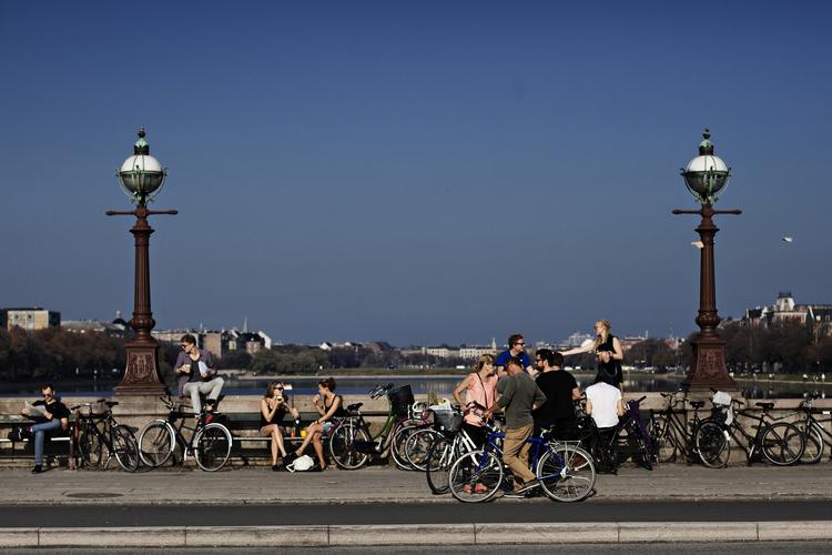 Afslapning. For hovedstadens beboere kan en tur rundt om Søerne måske virke tillokkende mod slutningen af weekenden. 
