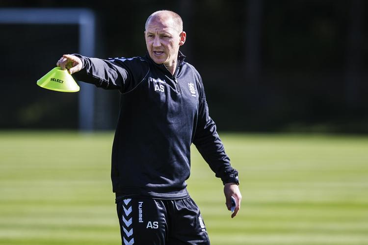 pokalkamp. Brøndbys træner Auri Skarbalius får mulighed for at hente en af de sjældne sejre for vestegnsklubben, når pokalkampen mod B.93 skal afvikles. 