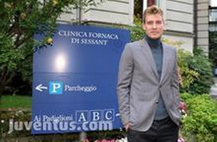skifte. Nicklas Bendtner er nu på plads i sin nye klub, Juventus. 