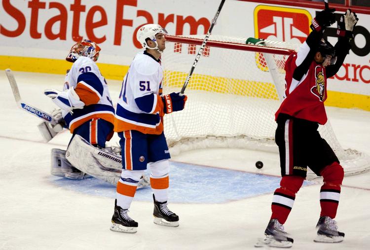 Forstærkninger. Frans Nielsen (i midten) og Peter Regin bliver natten til søndag formentlig lockoutet i NHL. 