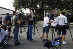 Belejret. Nakoula Basseley Nakoulas hjem i Californien har været omringet af kameraer og pressefolk i flere dage. 