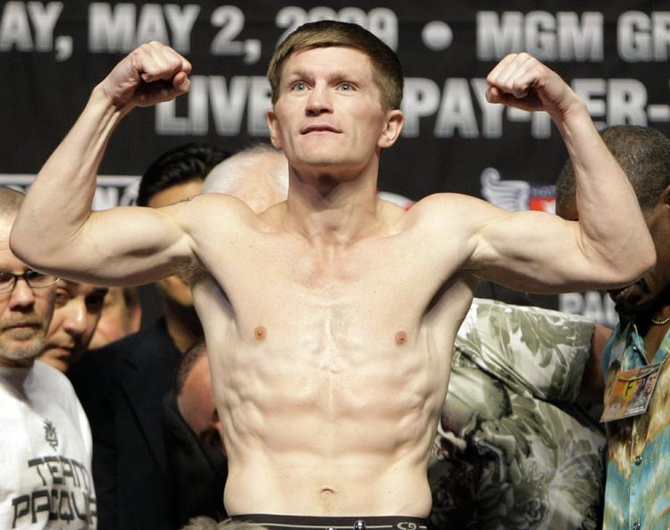 Familieopgør. Ricky Hatton fik angiveligt slag af sin egen far. 
