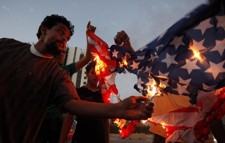 Anholdelser. De libyske myndigheder har anholdt 50 personer, efter angrebet på det amerikanske konsulat i Benghazi natten til onsdag. 