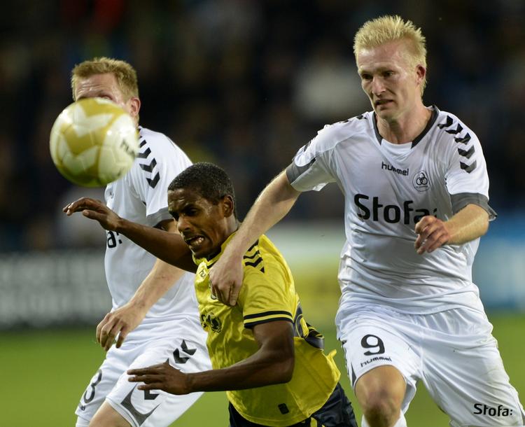 debutant. Efter kampe for HB Køge og SønderjyskE er Quincy Antipas (i gult) nu i Brøndby, hvor han fik debut mod AC Horsens. 