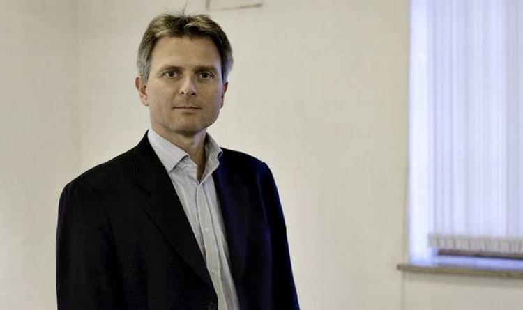 Kim Valentin er direktør og stifter af Finanshuset Fredensborg, der har den højeste timepris i den økoonomiske rådgivning. 