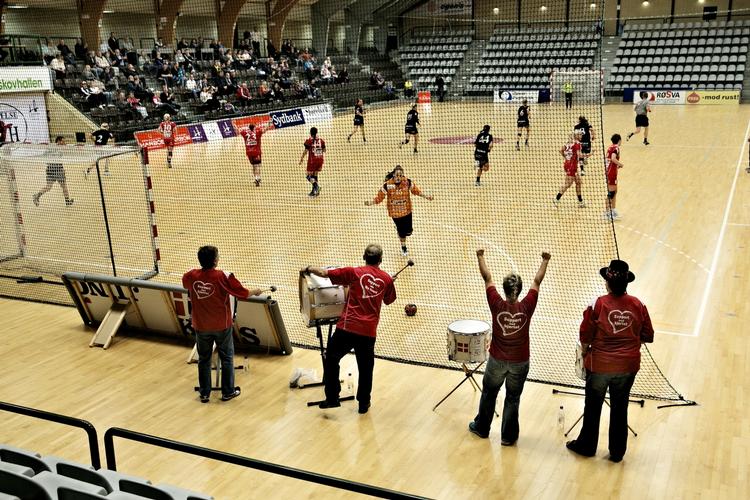krise. Der var god plads i hallen, da Slagelse lørdag mødte Aalborg DH i ligaen. 462 tilskuere lød det officielle tal på. 