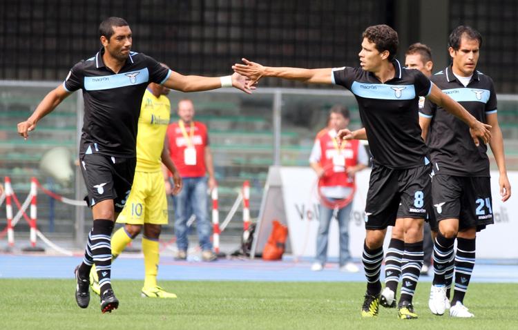 TOPHOLD. Lazio er et af tre hold med maksimumpoint efter tre runder i Serie A, hvor Hernanes og Andre Dias i dag vandt 3-1 med Lazio mod Chievo. 