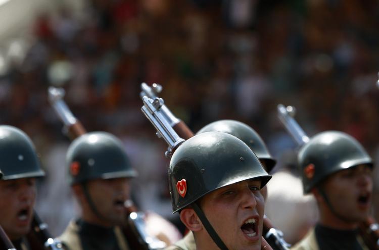 blodigt. Det vurderes, at omkring 45.000 mennesker har mistet livet i konflikten mellem Tyrkiet og det ulovlige Kurdistans Arbejderparti, PKK, siden den brød ud i 1984. 