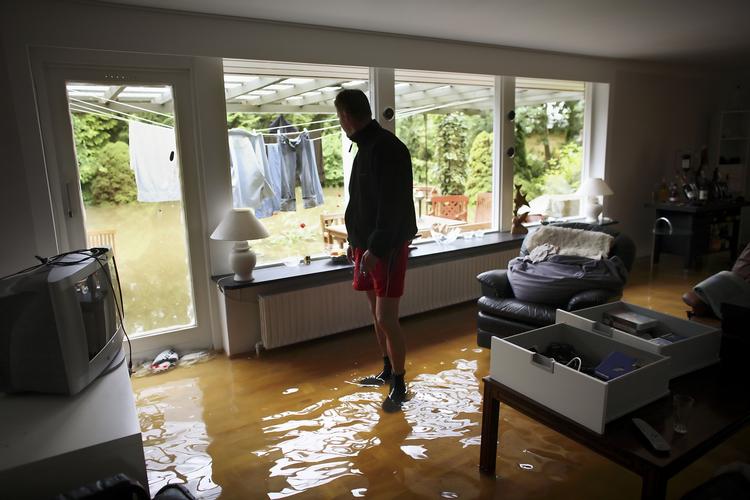 Præmie. Med færre og mindre skybrud har forsikringsselskaberne råd til at sænke priserne. 