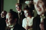 Premiere. Da en scenevæg ramte skuespiller Søren Sætter-Lassen (i forgrunden tv.) måtte premieren på 'Lulu' udskydes. Nu er Det Kongelige Teater klar med en ny dato. 