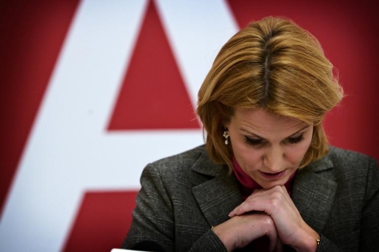 Journalistik. Kritikken af Helle Thorning Schmidt er  udtryk for vanetænkning i pressen. 