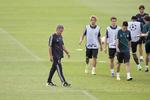 Forberedelser. José Mourinho (t.v.) og Real Madrid skal revanchere sig for en skidt sæsonstart. Det kommer måske til at gå ud over de engelske mestre fra Manchester City. 