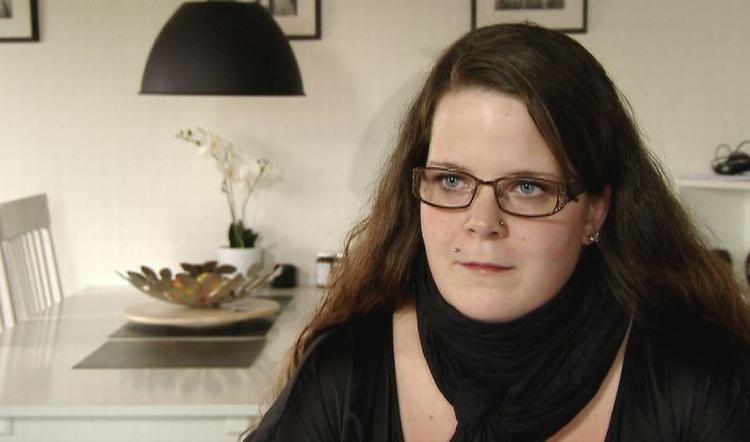 vinder-sms. Melanie Robrahn er bare een af mange, der de seneste måneder har modtaget en sms fra firmaet Say Hello om, at de har vundet en konkurrence. Det var i virkeligheden et abonnement, firmaet ville sælge. 