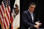 Forklaring. Mitt Romney holdt i nat dansk tid pressemøde om en række kontroversielle udtalelser, som han kom med ved et privat arrangement i maj, men som nu er blevet offentliggjort af amerikanske netaviser. 