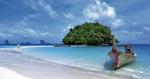 IDYLISK. De såkalfte Longtail både bliver flittigt brugt overalt i Thailand til blandt andet at fragte varer og mennesker ud til de små øer. (Arkivfoto) 