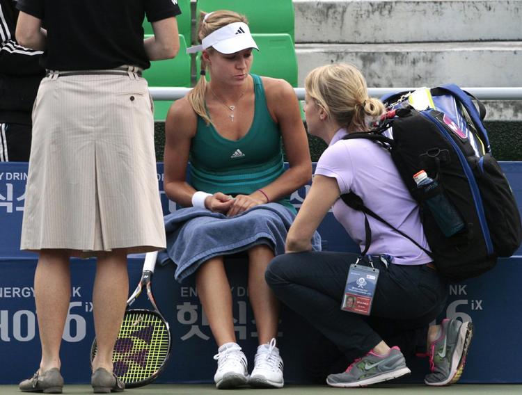 Exit. Efter lidt rådgivning fra WTA-lægerne besluttede Kirilenko at trække sig fra Korea Open. 