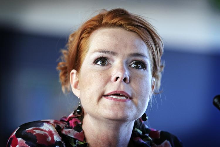 politik. Integrationsordfører Inger Støjberg (V) mener at den nye asylaftale sender forkerte signaler til asylansøgere. 