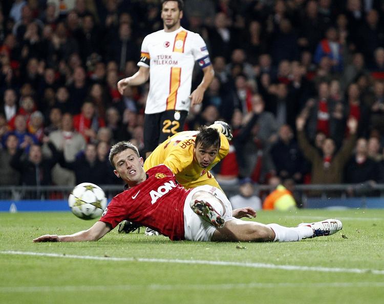 afgørelsen. Han kunne have fået et straffespark, men Michael Carrick fortsatte og scorede kampens eneste mål. 