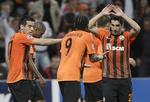 TAK. På et oplæg fra Adriano scorede Henrik Mkhitaryan (th.) det første og senere også det andet mål mod FC Nordsjælland. 