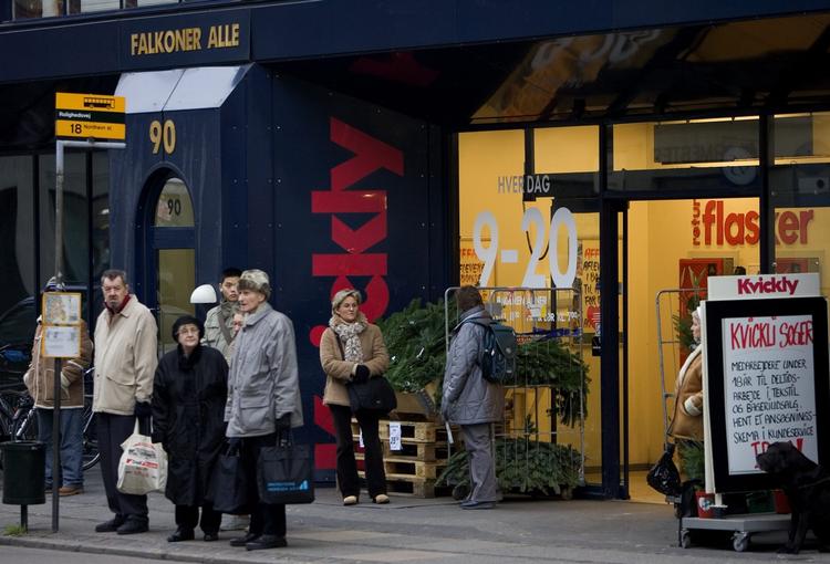 åbent. Kvickly vil holde åbent alle søndage efter 1. oktober men vil ikke ud med åbningstiderne endnu. Føtex ser tiden an. 