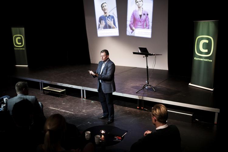politik. Den konservative formand Lars Barfoed er på Fyn for at præsentere sit politiske projekt. Her i Den Fynske Opera i Odense. 