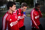 Stortalent. Viktor Fischer (i midten) fik for et par måneder siden debut på Ajax' A-hold i en træningskamp mod Celtic. Han er en af seks danskere i Ajax: De øvrige er Christian Eriksen, Christian Poulsen, Nicolai Boilesen, Lasse Schöne, og Lucas Andersen. 