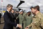 besøg. Den britiske forsvarsminister Philip Hammond (tv.) besøger sin danske kollega, Nick Hækkerup, i Danmark i dag. Billedet er taget ved en anden lejlighed. 