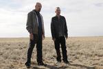 Hit. Bryan Cranston (t.v.) spiller hovedrollen Walter White i 'Breaking Bad', og Aaron Paul, der spiller Jesse Pinkman, ses her i en scene fra femte sæson. 