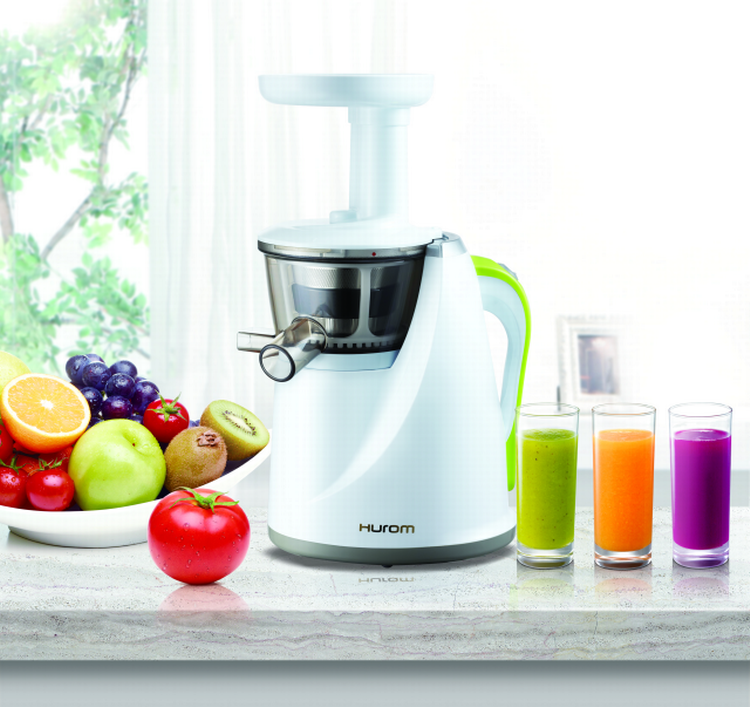 Blid. Frugt og grønt presses i stedet for at blive revet fra hinanden i denne juicemaskine. 