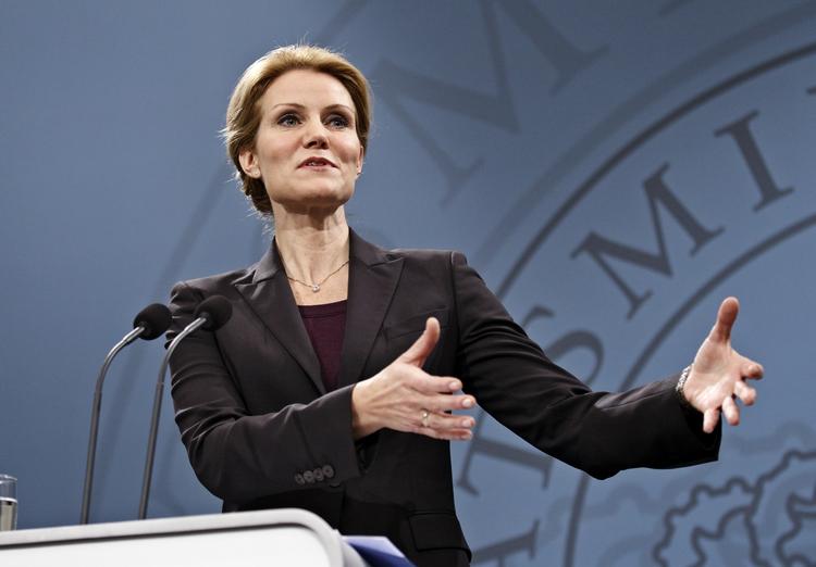 Stramninger. Statsminister Helle Thorning-Schmidt vil stramme kravene til ledige, der ikke vil i arbejde, samtidig med at kontrollen skal slækkes overfor dem, som gerne vil have job. (Arkivfoto) 
