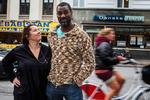 Skjult. Betina og David-Rae Harrison kan ikke få at vide, hvilken karakter banken har givet dem. Det eneste, de har hørt fra Danske Bank i over et år, er seks breve med hver sin rentestigning.  Foto: Simon Fals 