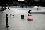 legeplads. Skaterbanen er tegnet af arkitekt og skater Søren Enevoldsen og er et skulpturelt og populært betonlandskab. En særskilt  rulleskøjtebane er under forberedelse. 