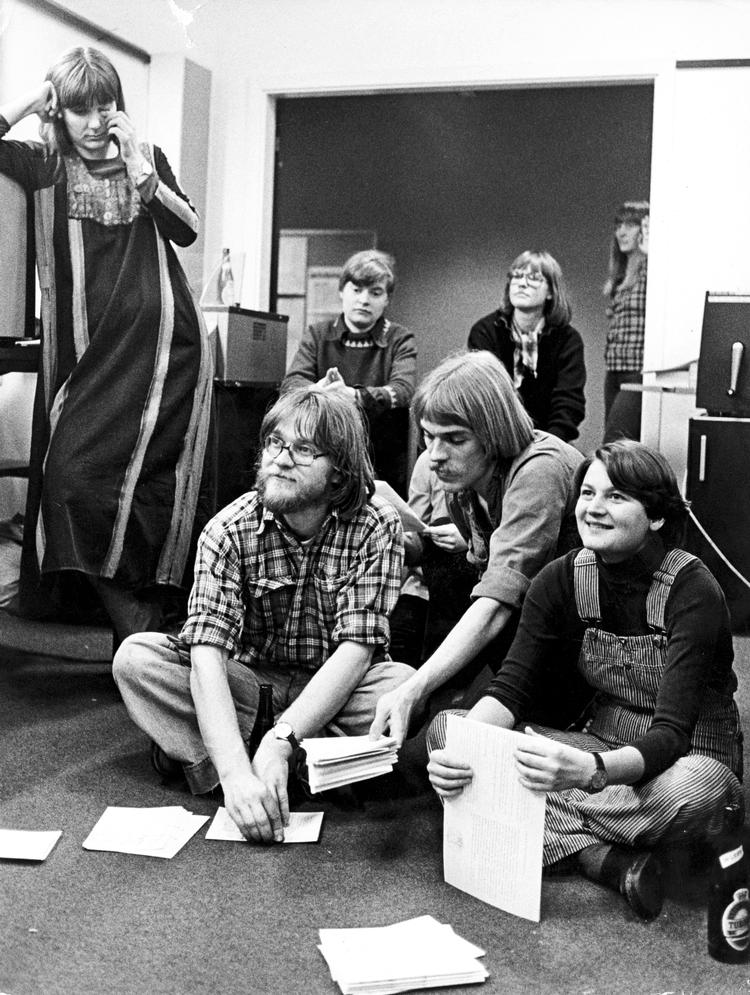 fedetider. En gruppediskussion anno 1977. I dag ville billedet være i farver. 