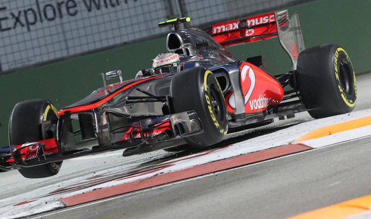 frontpladsen. Lewis Hamilton er køreren i form. Briten tog igen pole position. 