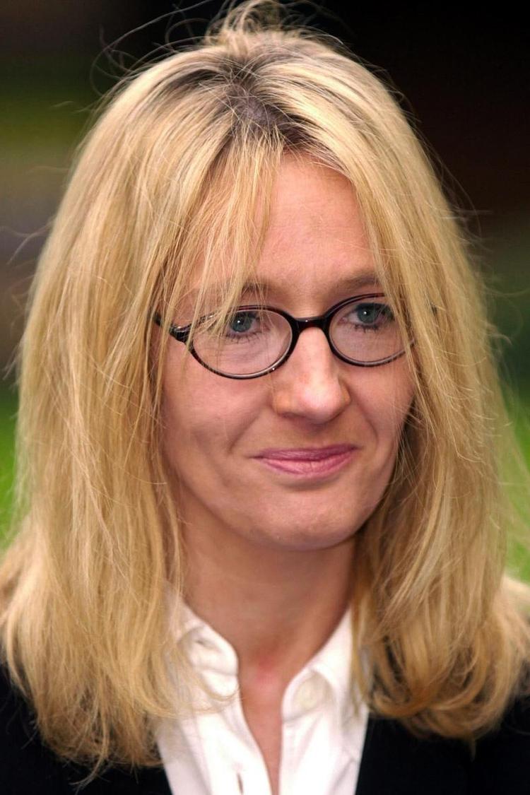 Litteratur. J.K. Rowling er stor tilhænger af velfærdsstaten, og social ulighed er et af temaerne i hendes næste bog. 