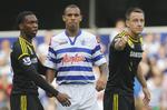 Frikendt. John Terry (t.h.) blev frikendt i civilretten for anklager om racisme mod Anton Ferdinand (i midten), men det engelske fodboldforbund kører nu deres egen interne sag. 