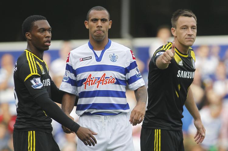 Frikendt. John Terry (t.h.) blev frikendt i civilretten for anklager om racisme mod Anton Ferdinand (i midten), men det engelske fodboldforbund kører nu deres egen interne sag. 