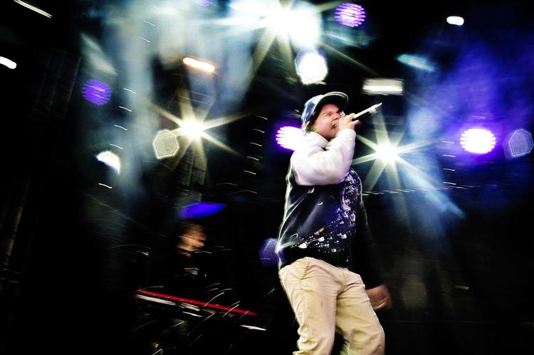 Succes. Lukas Graham er en af de musikere, der fortsat sælger mange album. Albummet har tjent mere i digital form end som fysisk cd. 